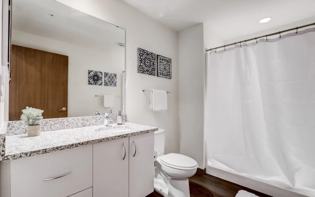 FRONTDESK Urbanite Apts Lower East Side Milwaukee