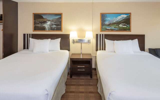 Medicine Hat Inn & Suites