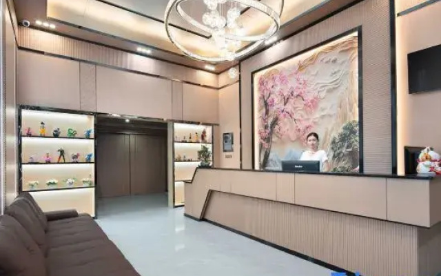 Happy Smart Hotel