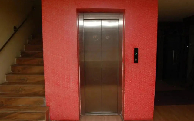 Hotel Adhi Residency - Cleanliness & Friendliness Room VL Vardharaja Temple