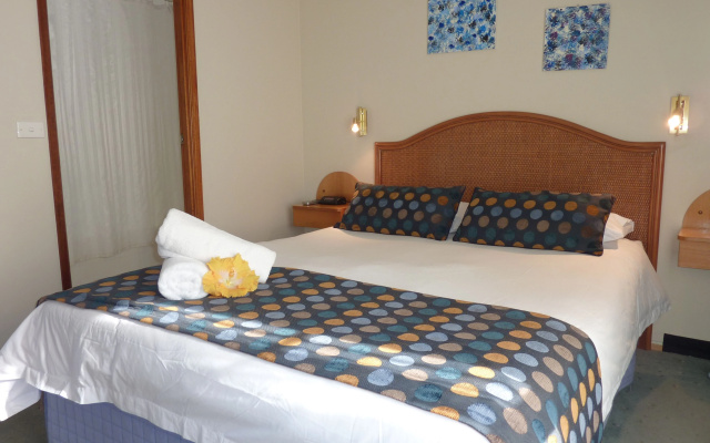 Sapphire Waters Motor Inn – Guest Rooms – Merimbula