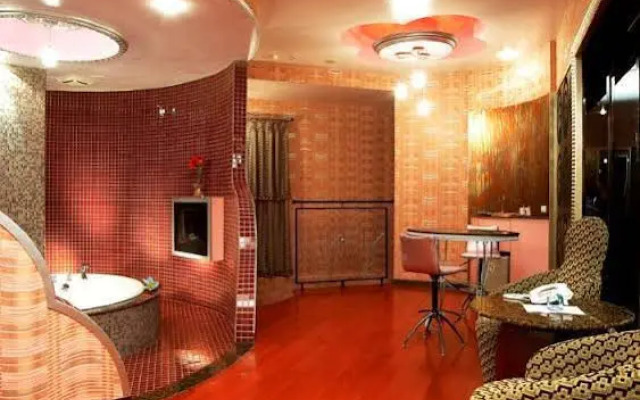 Royal Group Motel Nan Tse Branch