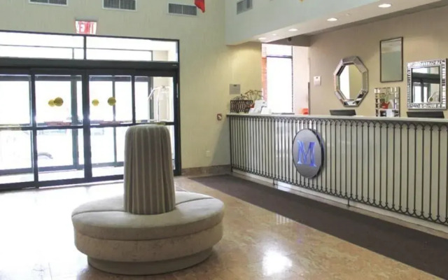 Marco LaGuardia Hotel & Suites