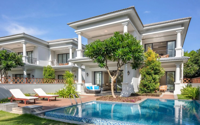 Melia Vinpearl Cam Ranh Beach Resort