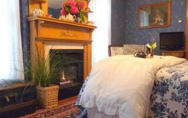 Amethyst Inn