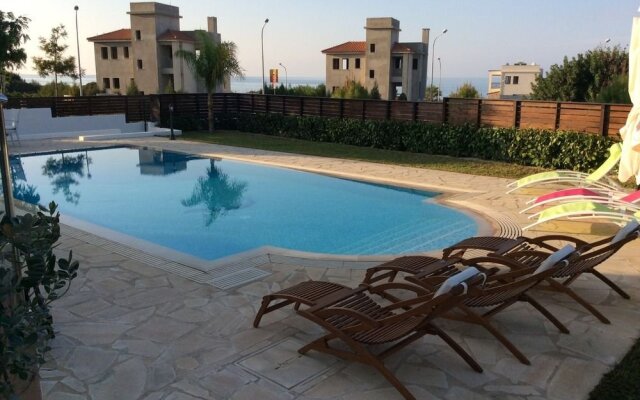 Paradise Latchi Villa