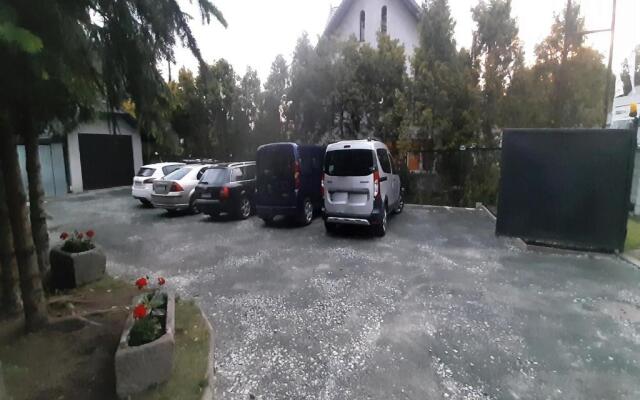 Dworek pod świerkami