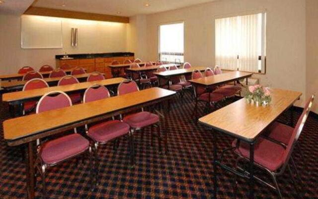Days Inn Flint / Bishop International Airport