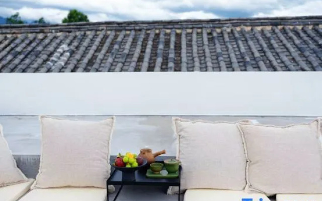 Lijiang Ruixi Xijianshu Yinluxury Fragrance Hotel