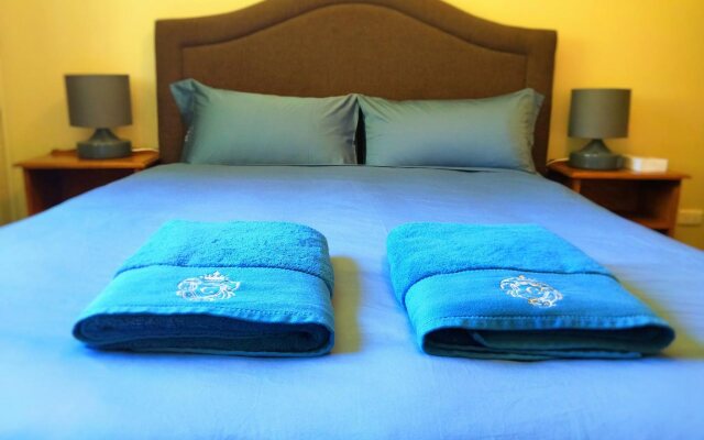 Twelve Apostles Motel & Country Retreat