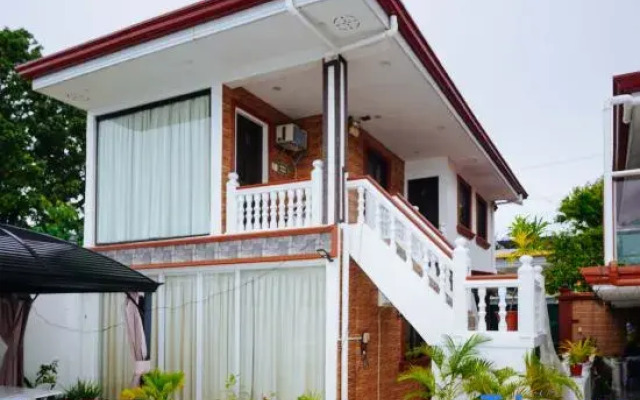RedDoorz Plus @ Billy's Resort Oslob