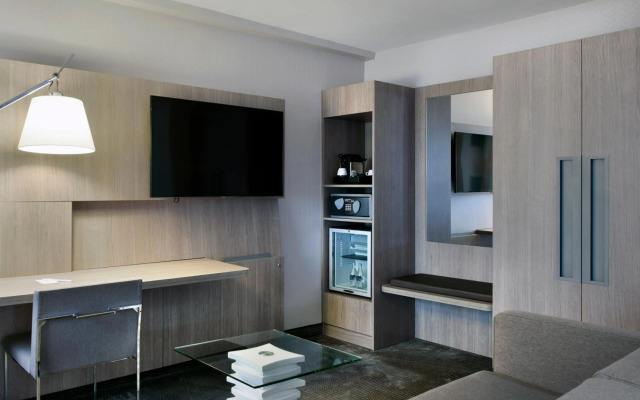 DoubleTree by Hilton Ottawa Downtown