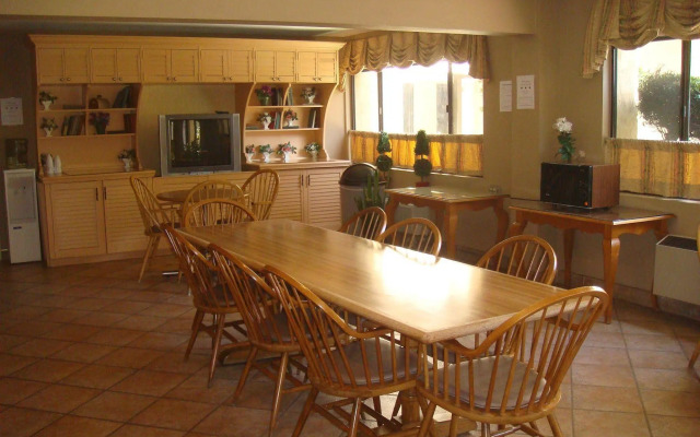 Portside Inn & Suites