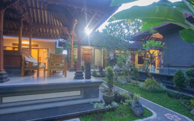 Nang Ade House