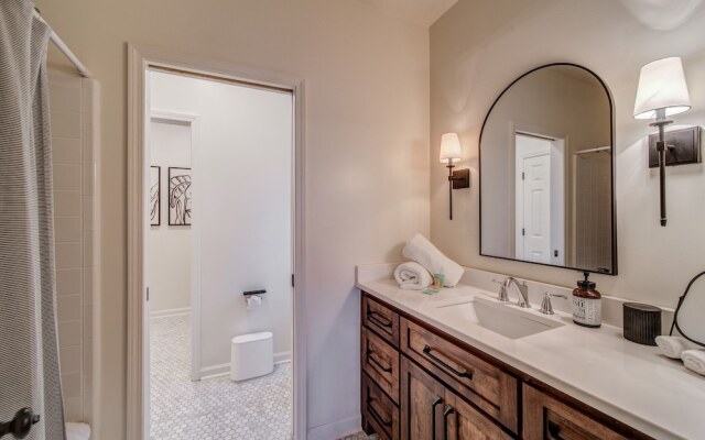 Luxury Mountain Home in Big Canoe! Golf / Lake / EV / Game Room!