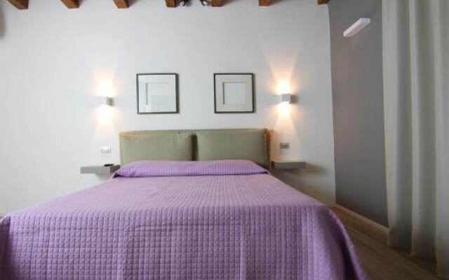 Residenza San Vitale 27 Suite Home