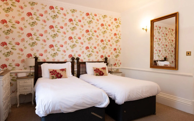 Woodlands Lodge Hotel