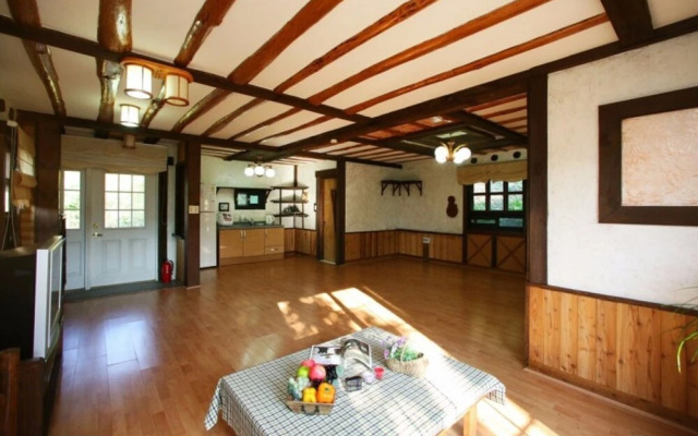 Jeongseon Haetbinnuri Pension
