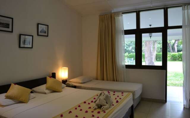The Lakeside Hotel at Nuwarawewa