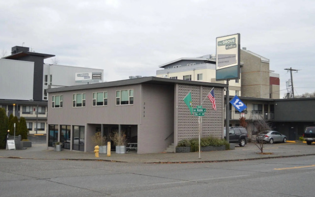 The Grove West Seattle Inn