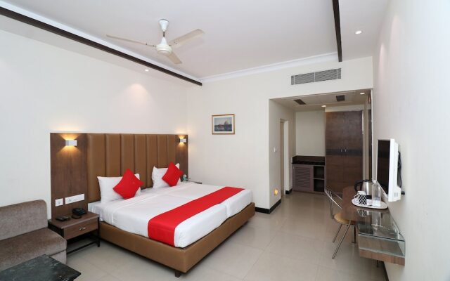 Capital O 1796 Grand Hotel