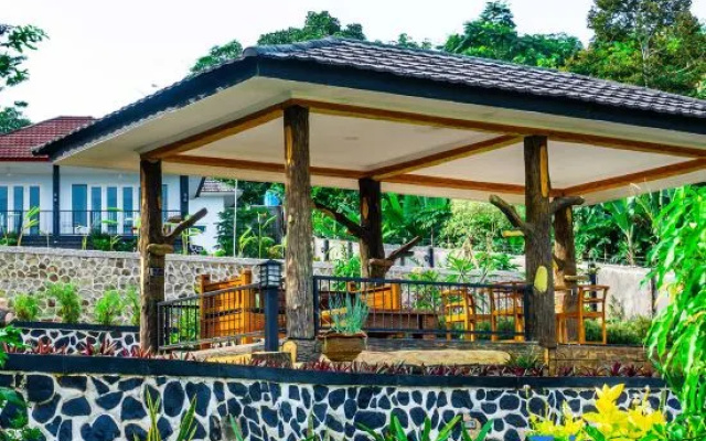 House of Belasun – Outside – Cikakak