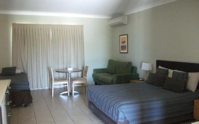 Spinifex Motel & Serviced Apartments