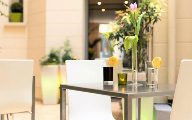 Hotel Glasgow Monceau Paris by Patrick Hayat