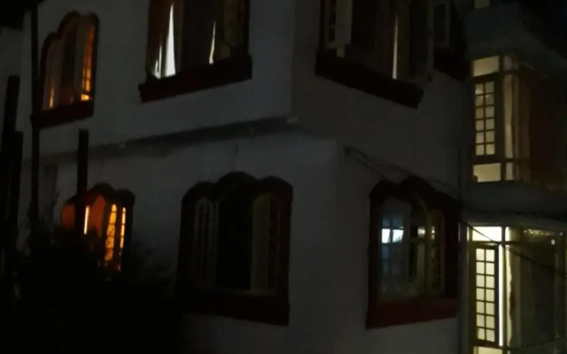 Hotel First Kashmir
