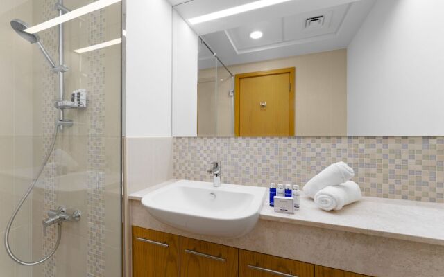 Maison Privee - Classy Apt w/ Terrace & Direct Burj Khalifa Views