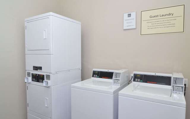 Quality Inn & Suites Kenedy - Karnes City