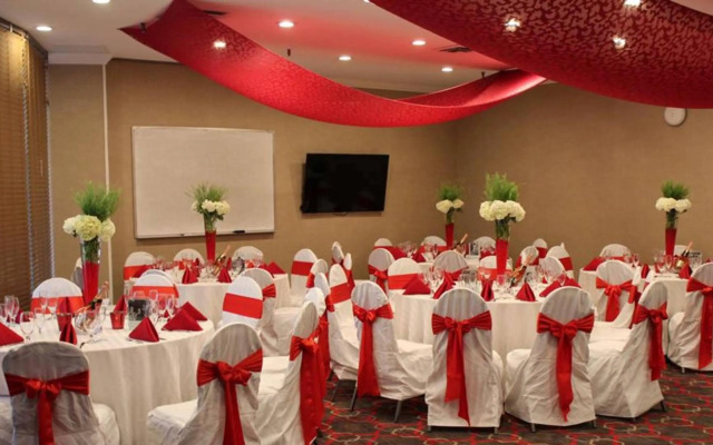 Adria Hotel And Conference Center