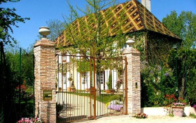 Le Petit Manoir Des Bruyeres
