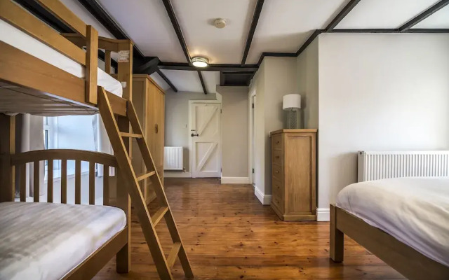 Barn Conversion - Hot Tub - Penally