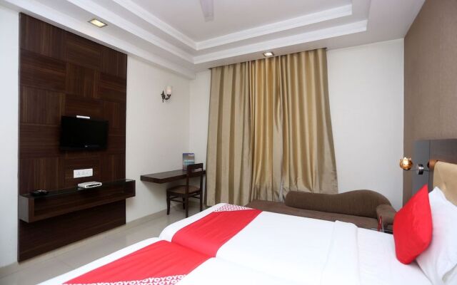 OYO 768 Hotel The Light House