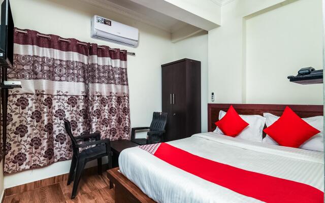 Collection O 24414 Hotel Naidu Grand Rooms