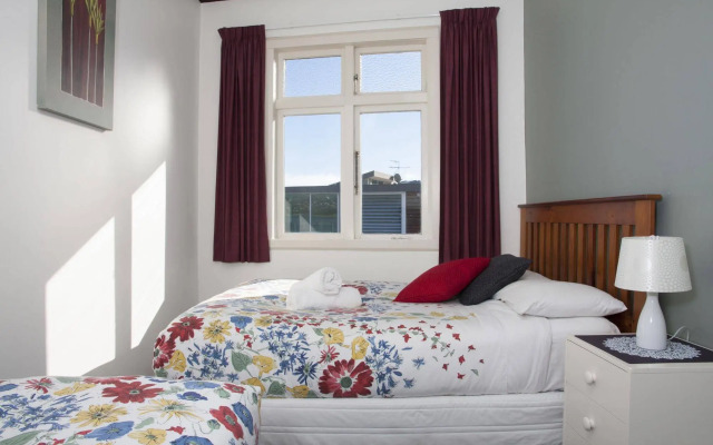 Moana Lodge - Hostel