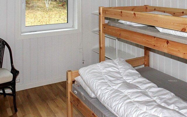 16 Person Holiday Home in Færvik