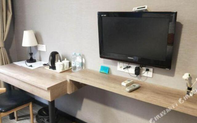 Shanghai Shenguang Hotel (College of electronics and information technology store)