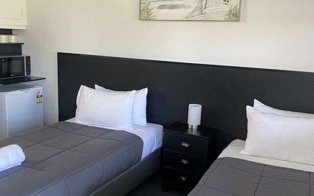 The Seaview Tavern Motel