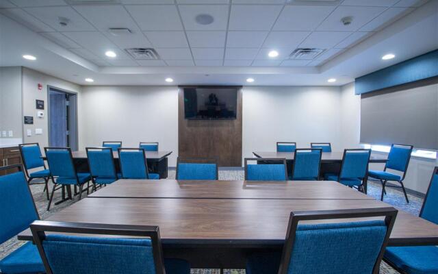 Hampton Inn & Suites North Attleboro