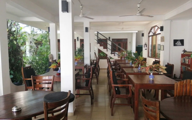 Unawatuna Beach Bunglow