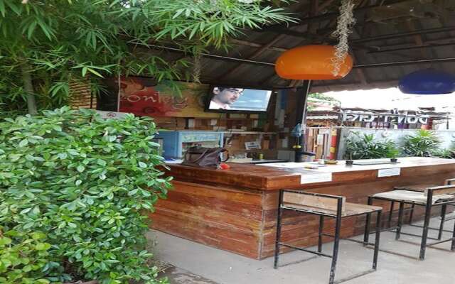 Shut Eye Party Hostel - Adults Only