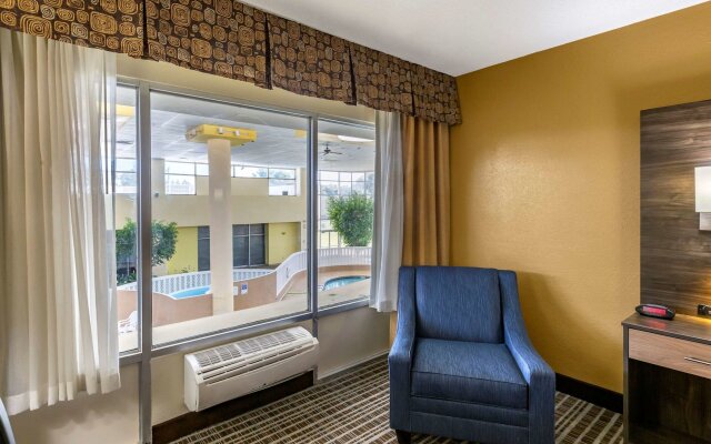 Quality Inn & Suites - Greensboro-High Point