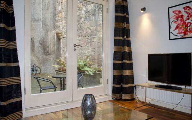 Bright Apartment On The Grassmarket