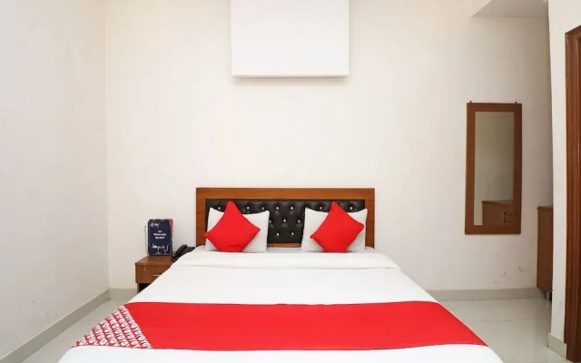 Chandra Palace By OYO Rooms