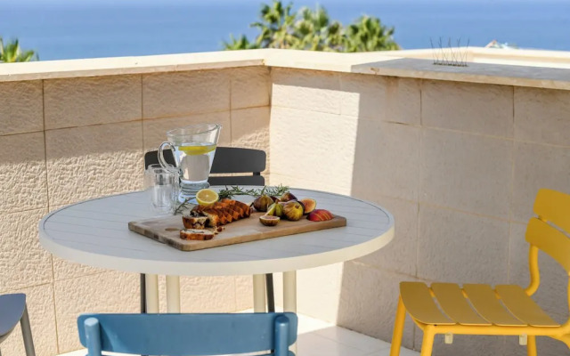 Coastline Family Triplex by Sea N' Rent
