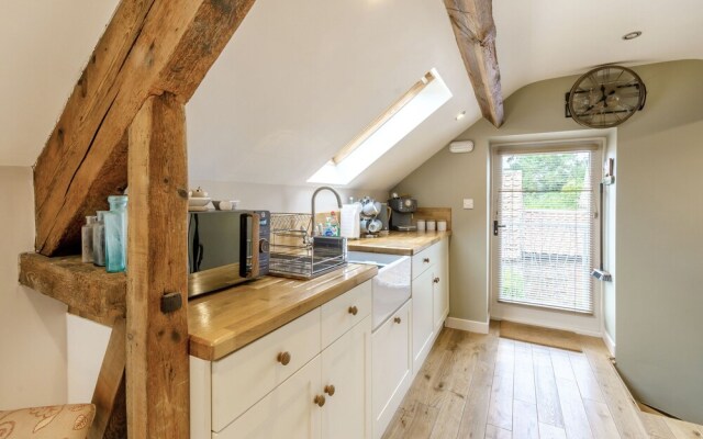 Upstairs Downstairs Cottage