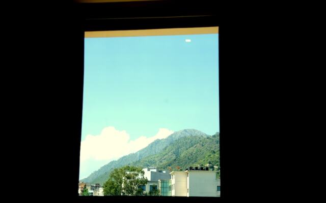 Jassritha Premier Grand Sharan