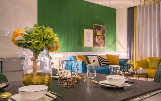 Wuhan Wuchang·Qunxingcheng Square · Locals Apartment 00121920
